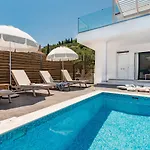 Maridenia Villa - Family Escape With Private Pool, By Zantewize